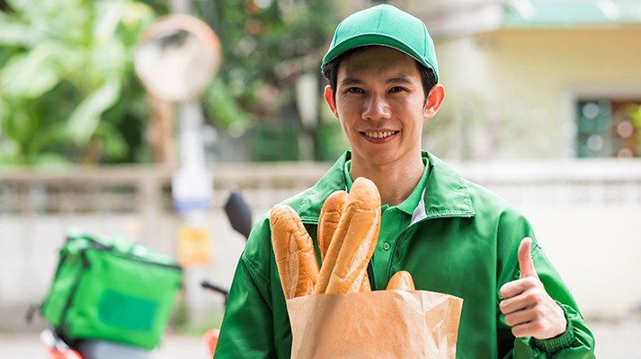 Delivering baking foods to customer